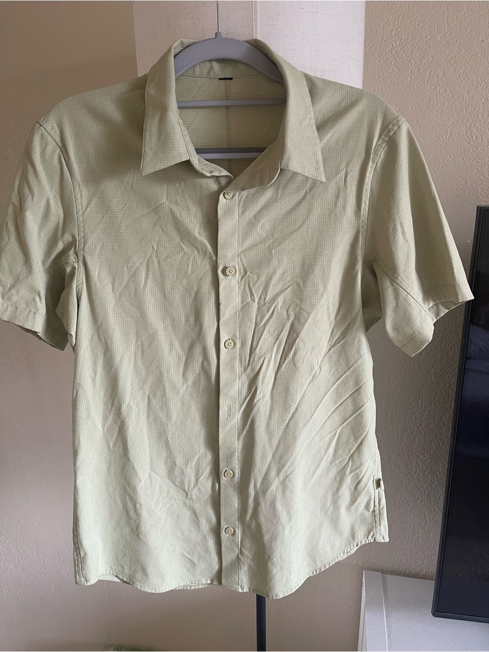 lululemon athletica Light Sage Short-Sleeve Button-Down Shirt